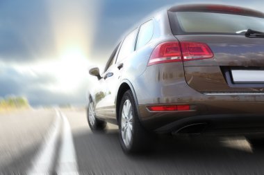 Hız kavramı. Modern araba sürüş yolda