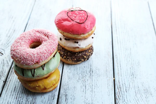 Deliciosos donuts com esmalte — Fotografia de Stock