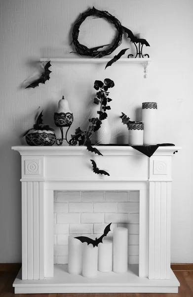 Composición de Halloween en chimenea —  Fotos de Stock