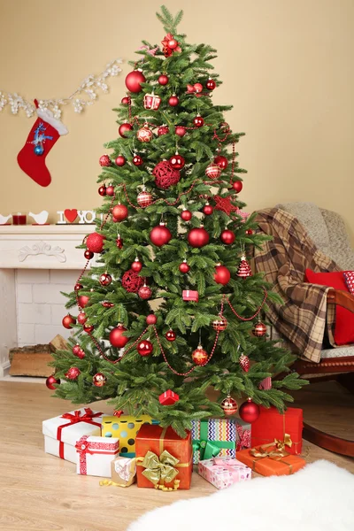 Hediyeli Noel ağacı — Stok fotoğraf
