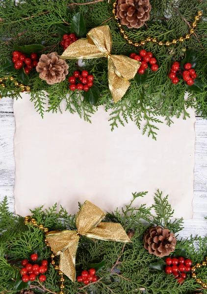 Kerstdecoratie met blad papier — Stockfoto