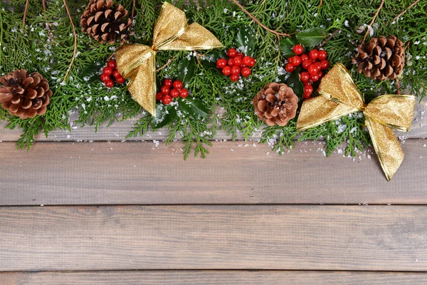 Fronteira de Natal de abeto e visco — Fotografia de Stock