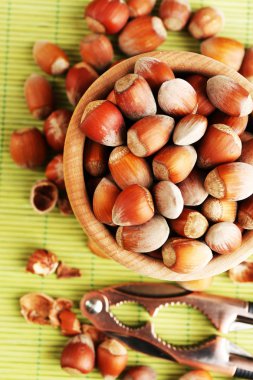 ahşap kase fındık