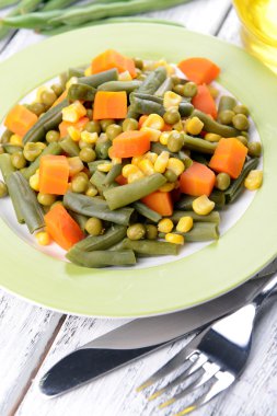 Lezzetli sebze salatası