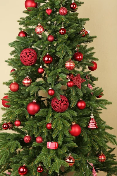 Geschmückter Weihnachtsbaum — Stockfoto