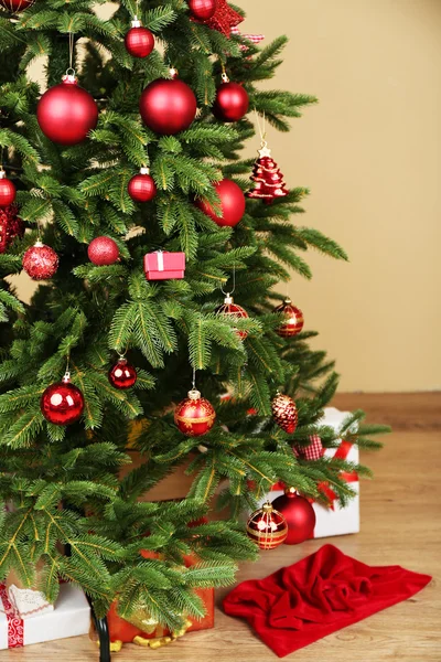 Decorated Christmas tree — Stock Photo, Image