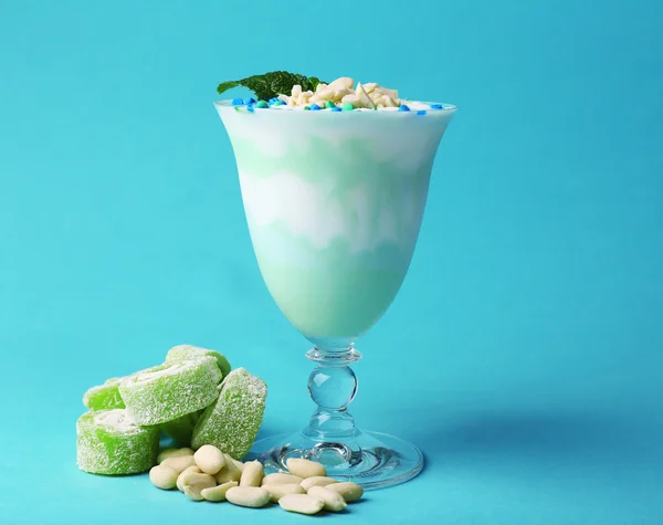 Dessert au lait à la menthe — Photo