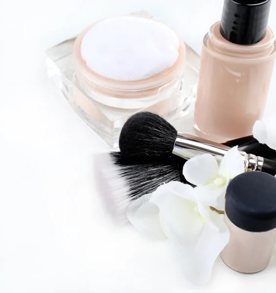 Grundläggande make-up produkter — Stockfoto