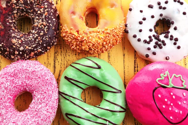 Deliciosas rosquillas con glaseado —  Fotos de Stock