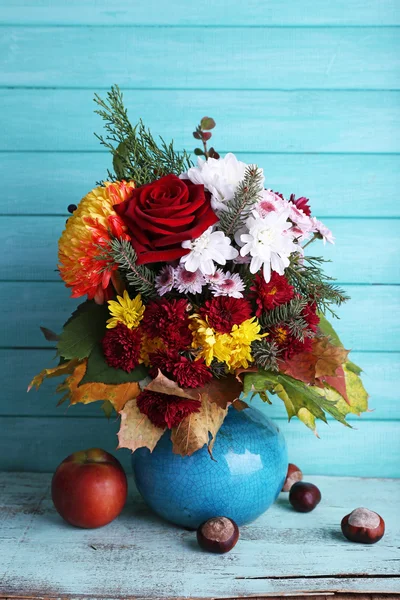 Flower bouquet in blue vase — Stock Photo, Image