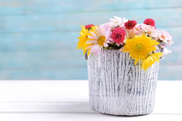 Belles fleurs en vase — Photo