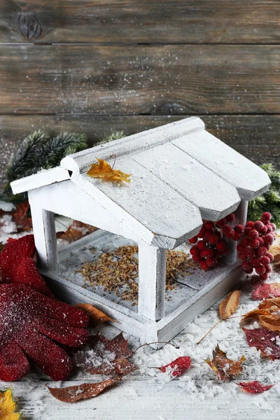 Handgemaakte birdhouse — Stockfoto