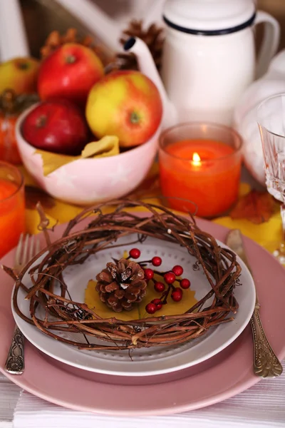 Festlicher herbstlicher Serviertisch — Stockfoto