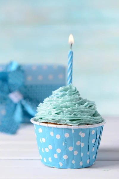 Delicioso aniversário cupcake — Fotografia de Stock