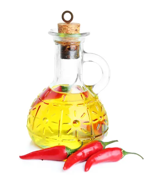 Olivolja med röd chilipeppar — Stockfoto