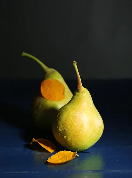 Ripe tasty pears — Stock Photo, Image