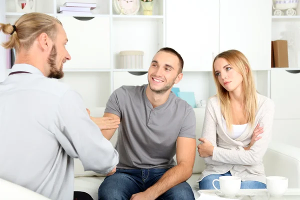 Couple after therapy session with psychologist — Stock Photo, Image