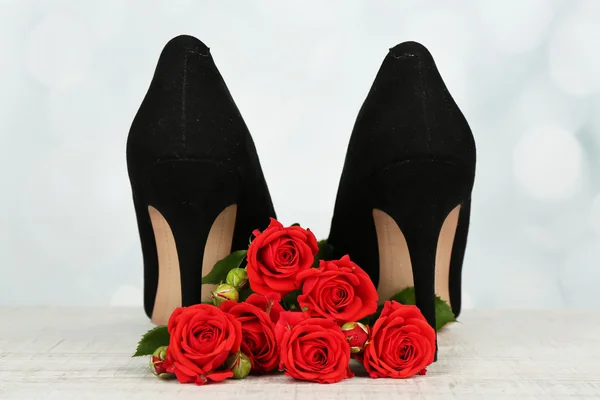 Woman shoes with flowers — Stock Photo, Image