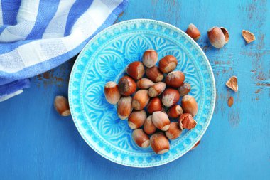 Fındık plaka masada