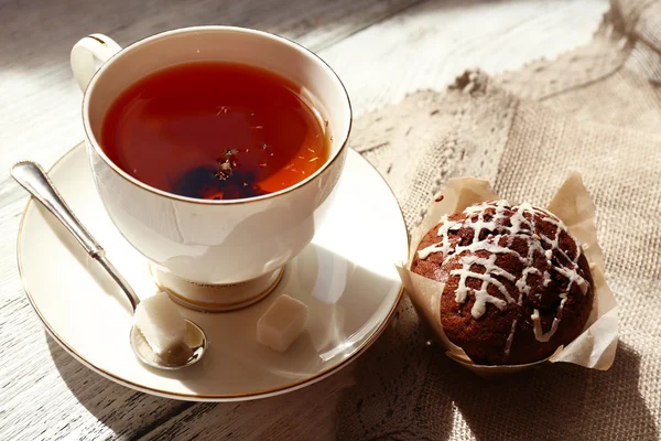 Kopje thee op tafel — Stockfoto