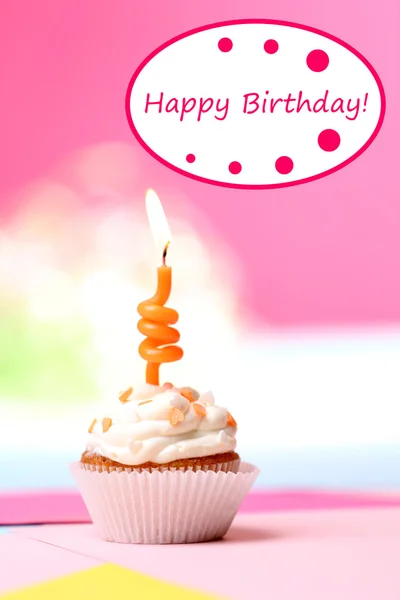 Delicioso cupcake de cumpleaños — Foto de Stock