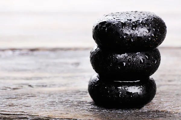 Pedras de spa com gotas — Fotografia de Stock