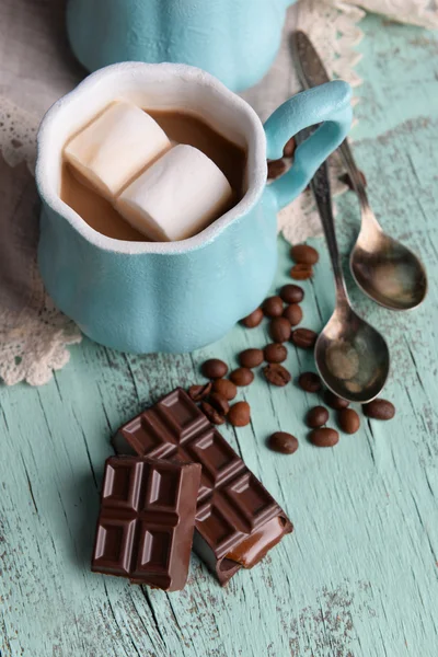 Cups of coffee with marshmallow — Stock Photo, Image