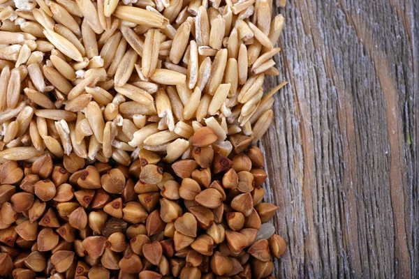 Oats and buckwheat — Stock Photo, Image