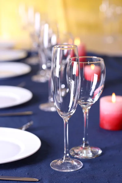 Table setting in restaurant — Stock Photo, Image