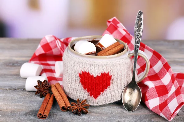 Beker van lekkere warme chocolademelk — Stockfoto
