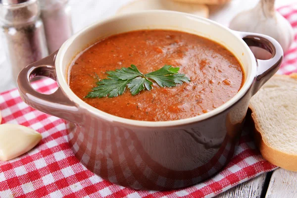 Вкусный чечевичный крем-суп — стоковое фото