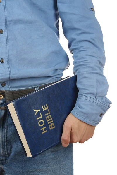 男子手持圣经靠得很近 — 图库照片