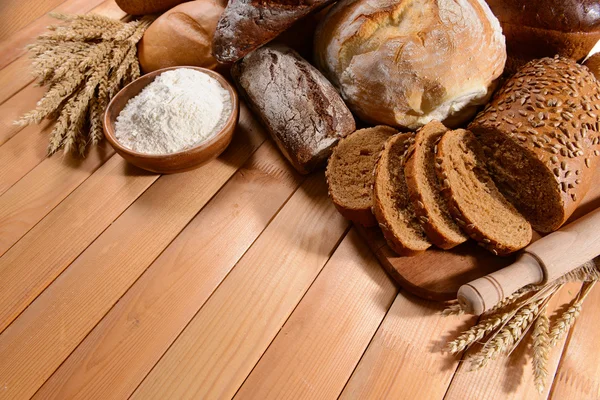 Fresh bread on table — Stock Photo, Image