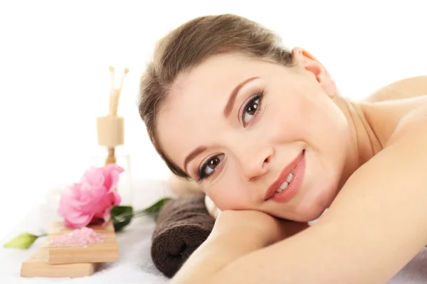 Beautiful young woman having relax in spa salon — Stock Photo, Image