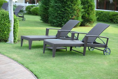 otel bahçesinde Lounge şezlong