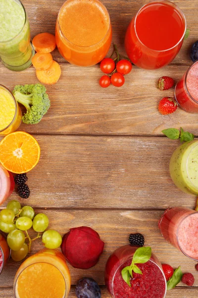 Glasses of tasty fresh juice — Stock Photo, Image