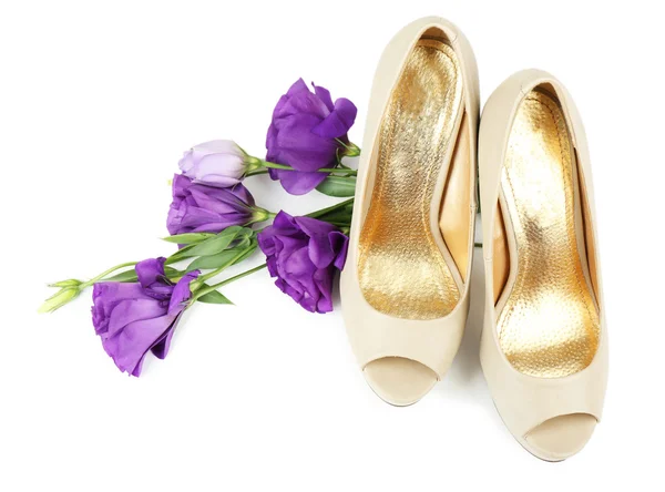 Krásná žena boty s květinami — Stock fotografie