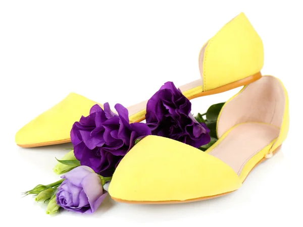 Belle femme chaussures avec des fleurs — Photo