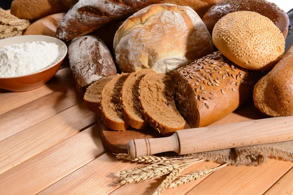 Fresh bread on table — Stock Photo, Image