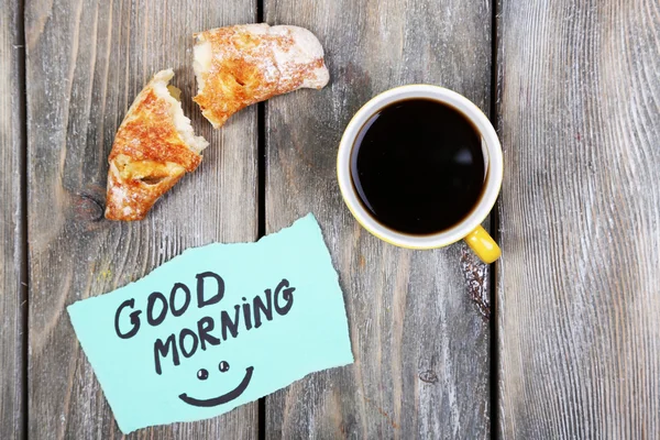 Coffee, fresh croissant and paper card — Stock Photo, Image