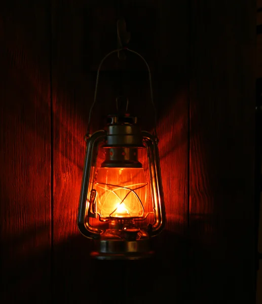 Lanterna pendurado no gancho — Fotografia de Stock