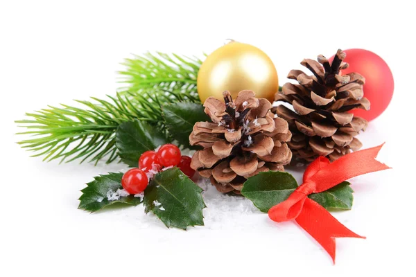 Composición de decoraciones navideñas aisladas en blanco —  Fotos de Stock