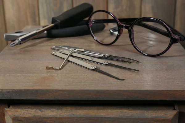 Lock picks op tafel — Stockfoto