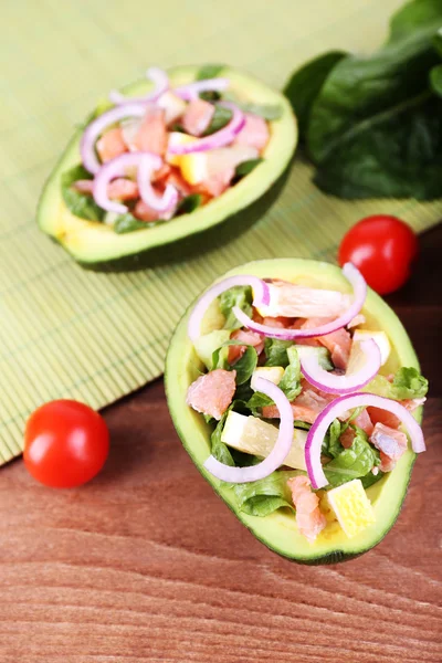 Insalata saporita in avocado — Foto Stock