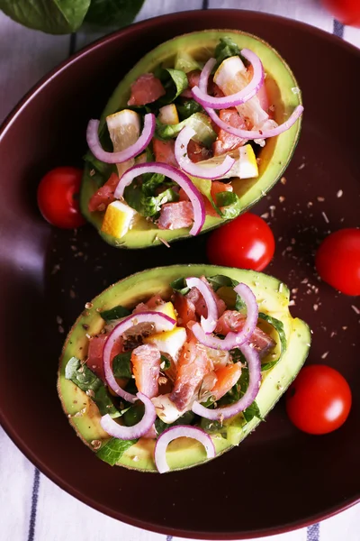 Insalata saporita in avocado — Foto Stock