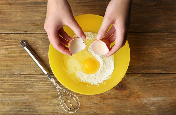 Mixing ingredients in bowl — Stock Photo, Image