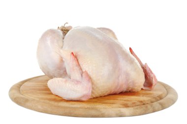 çiğ tavuk üzerinde beyaz izole