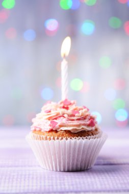 Lezzetli doğum günü kek