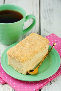 Napolyon pasta plaka üzerinde