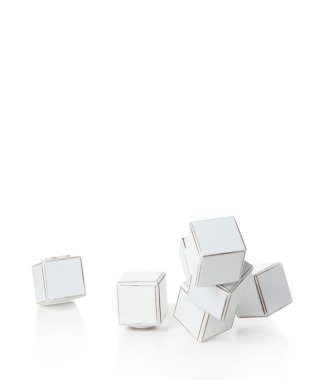 Beyaz eğitim küpleri